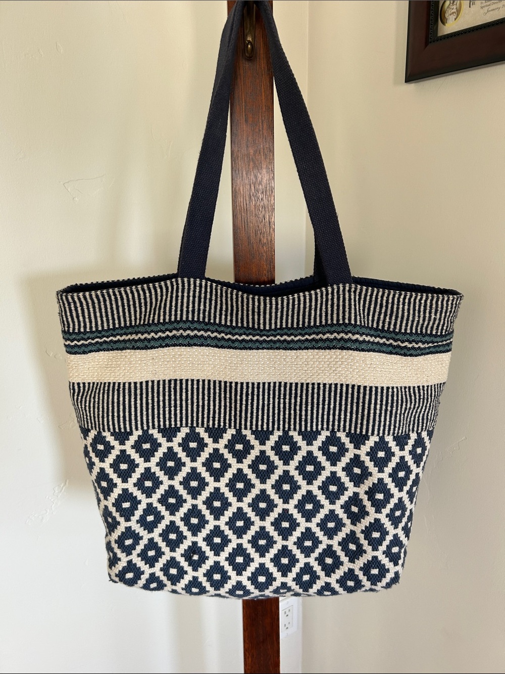 FatFace Tiana Woven Geometric Beach/Shopping/Everyday Tote Bag – Navy & Cream
